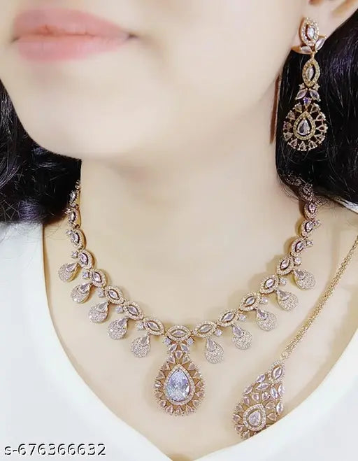 Premium Teardrop Pendant Necklace in Mehndi Polish with Matching Long Earrings & Mangtikka
