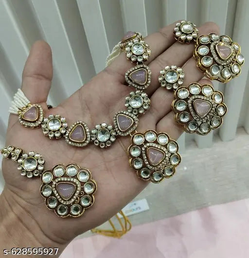 Pendaat Set Kundan Choker Set for Brides & Festive Occasions