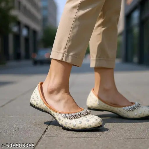 DFR Women Rajasthani Ethnic Embroidery with Payal Punjabi Mojari's Jutis