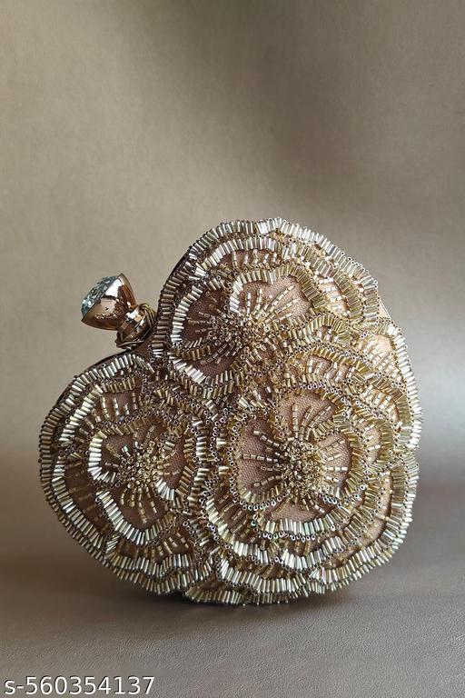 Embeoidey Heart Clutch
