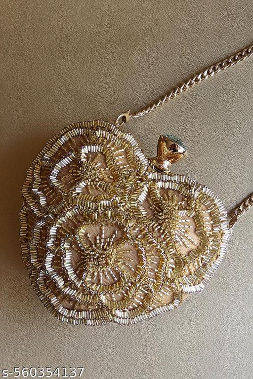 Embeoidey Heart Clutch