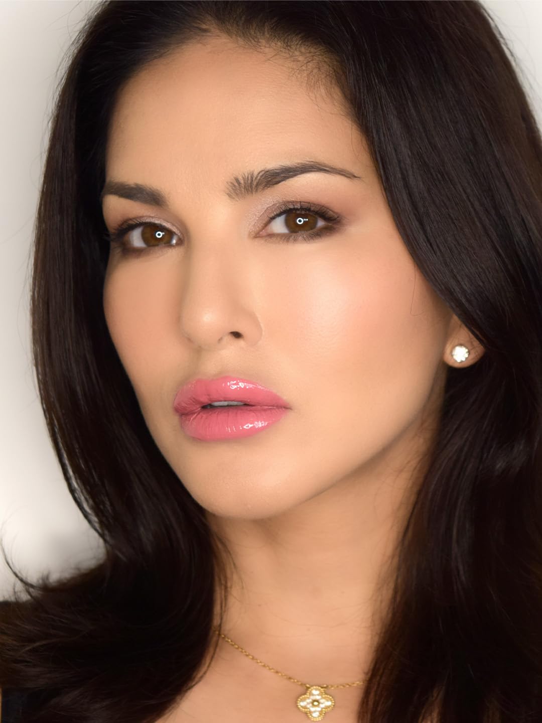 STARSTRUCK BY SUNNY LEONE Glossy Liquid Lip Color, Light Pink | Highly Pigmented, Hi-Shine & Non-Sticky Formula | Lip Gloss For Girls, Women | Pink Peony