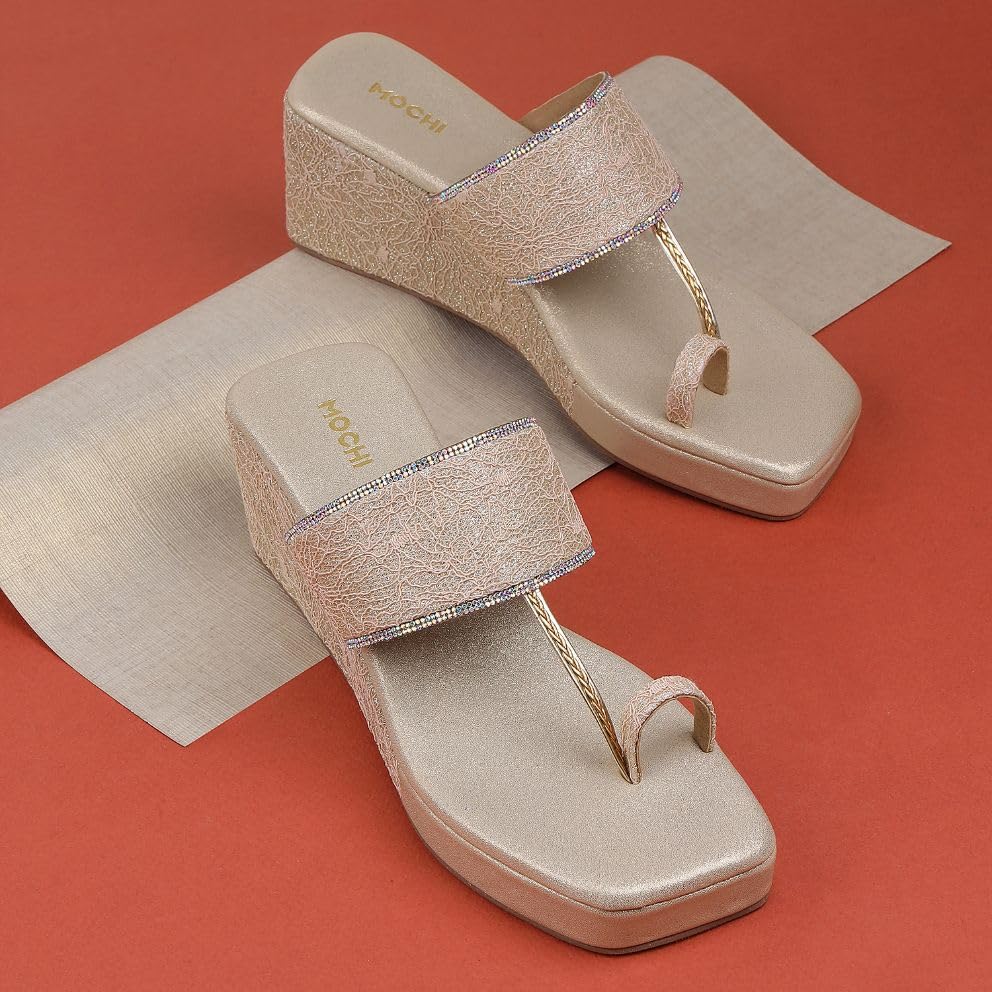 New MOCHI Women Gold Wedges Sandal US Size 10