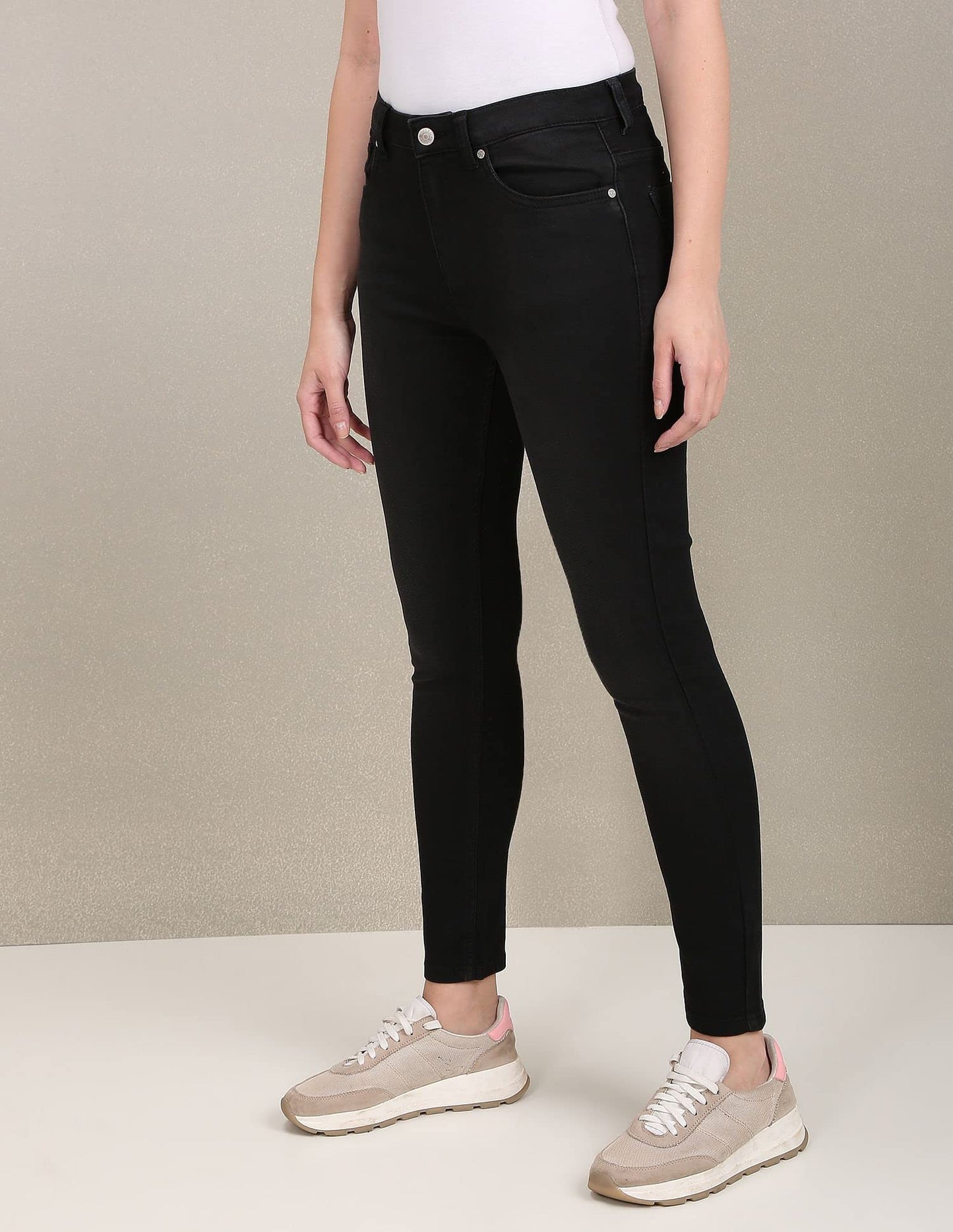 U.S. POLO ASSN. Women's Slim Jeans (Model_Black