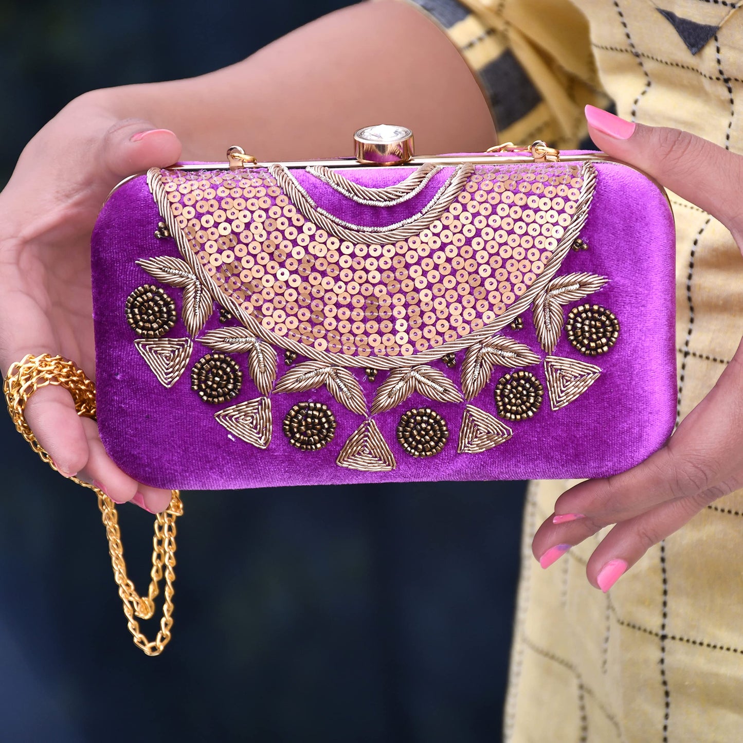 For The Beautiful You Neck Embroidered Women's Clutch (Purple)